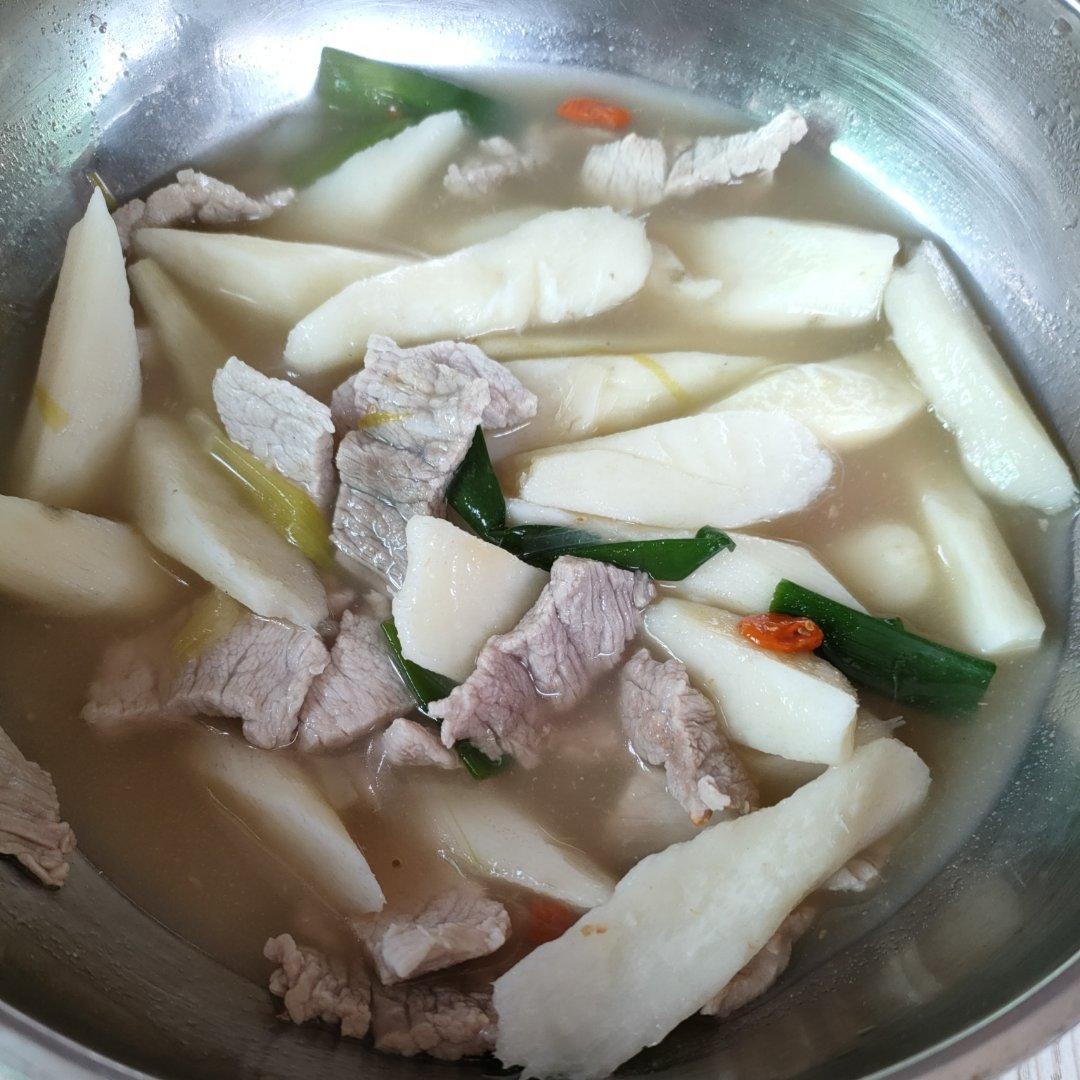 李晴01做的山药瘦肉汤