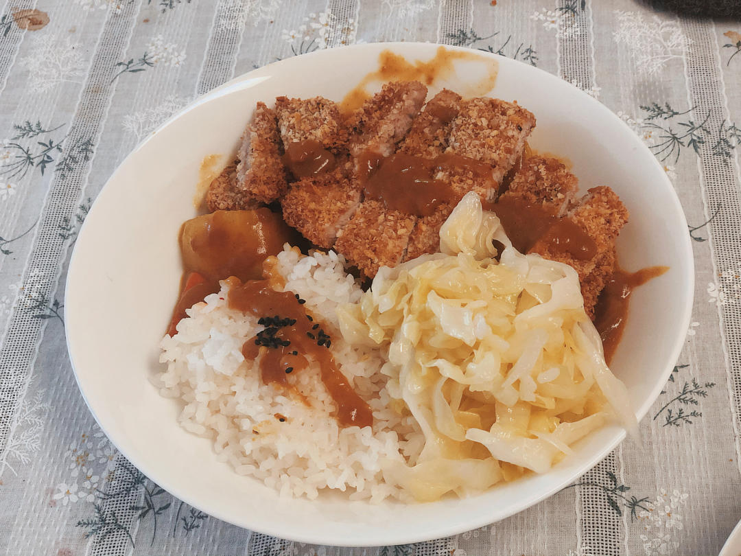 香酥咖喱猪排饭