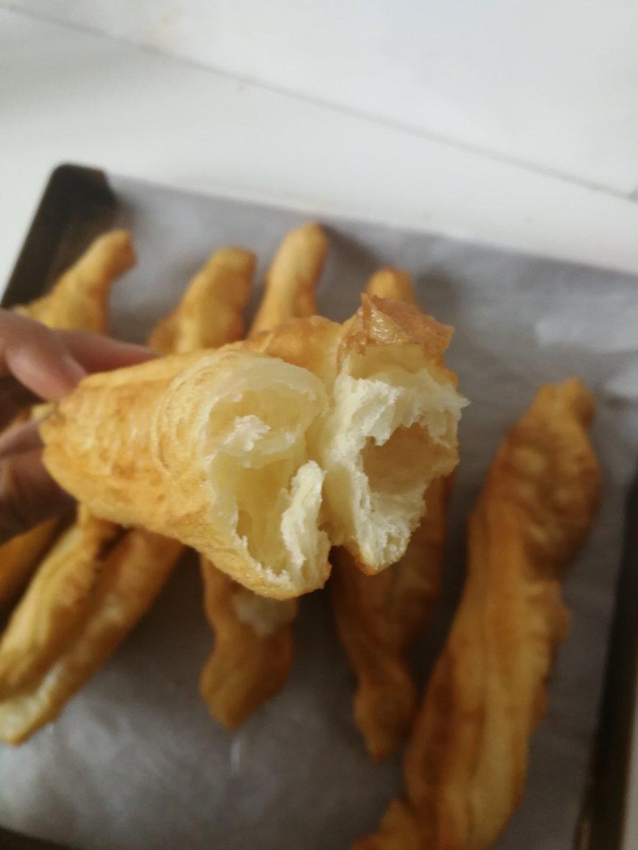 （视频菜谱）自制蓬松 炸油条