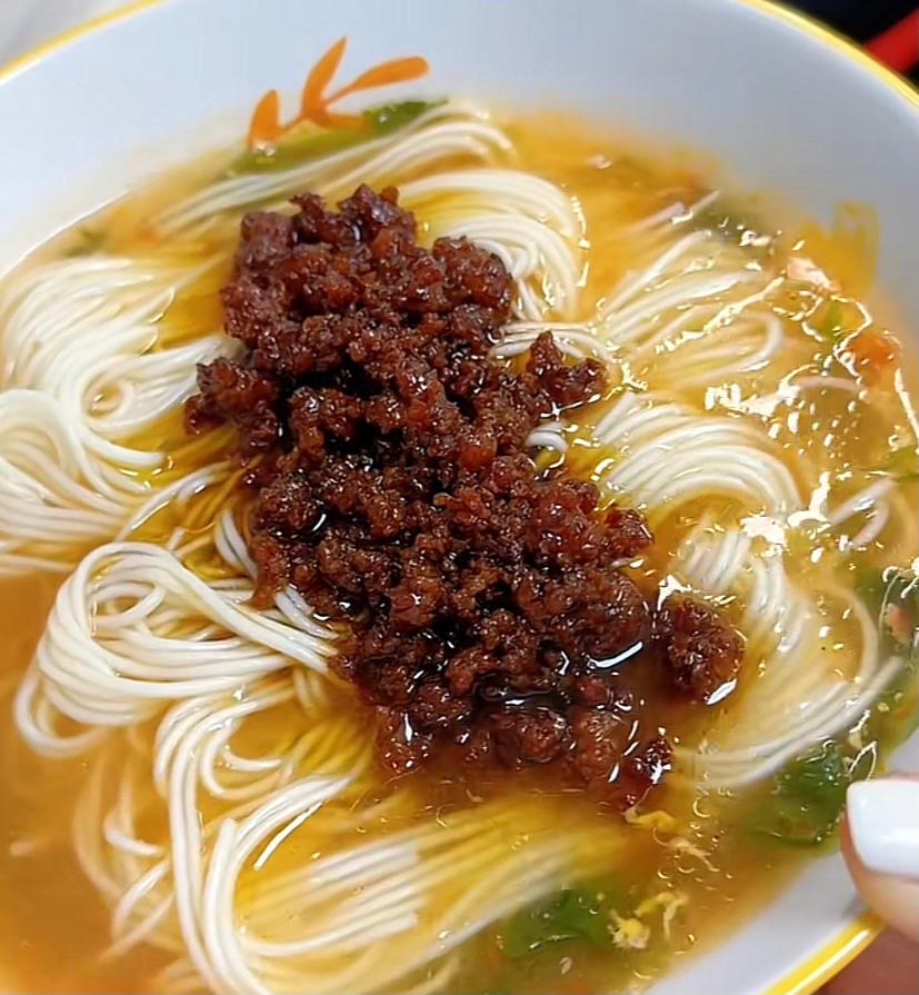 npy喜欢的肉沫汤面！
