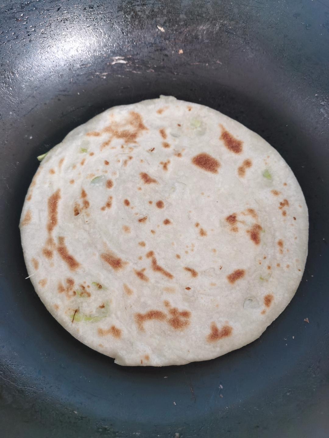 消耗剩下的饺子面之美味葱油饼