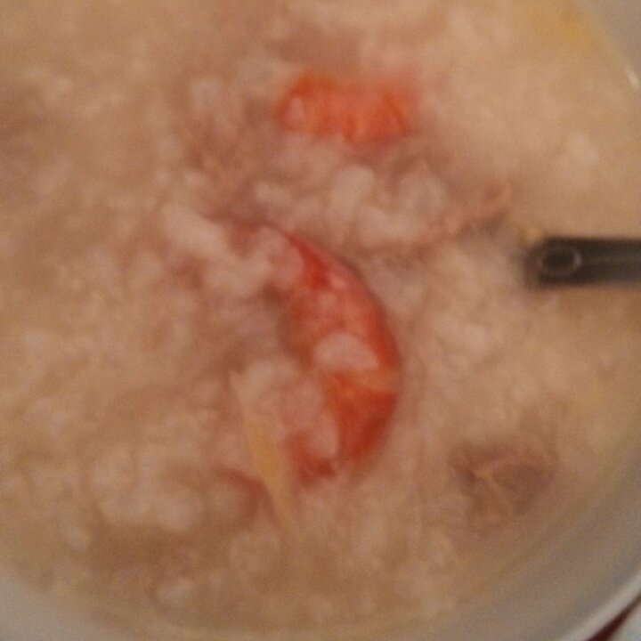 小妮子在厨房各种瞎折腾