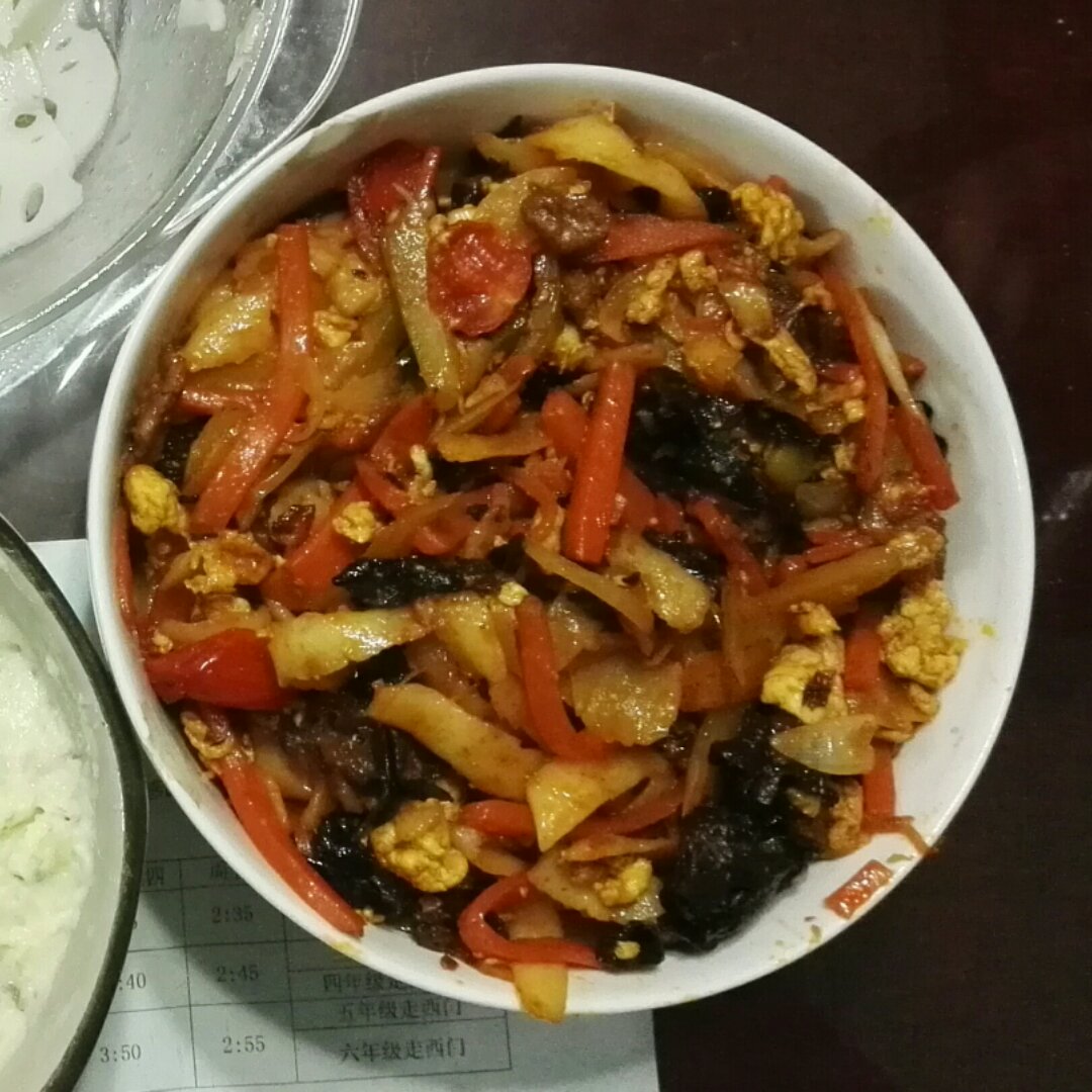 胡萝卜木耳炒蛋