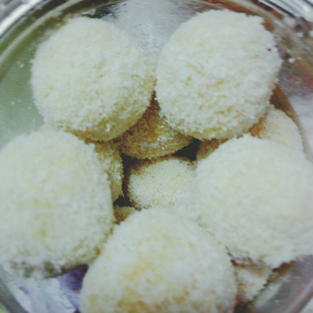 宝宝零食～椰蓉球