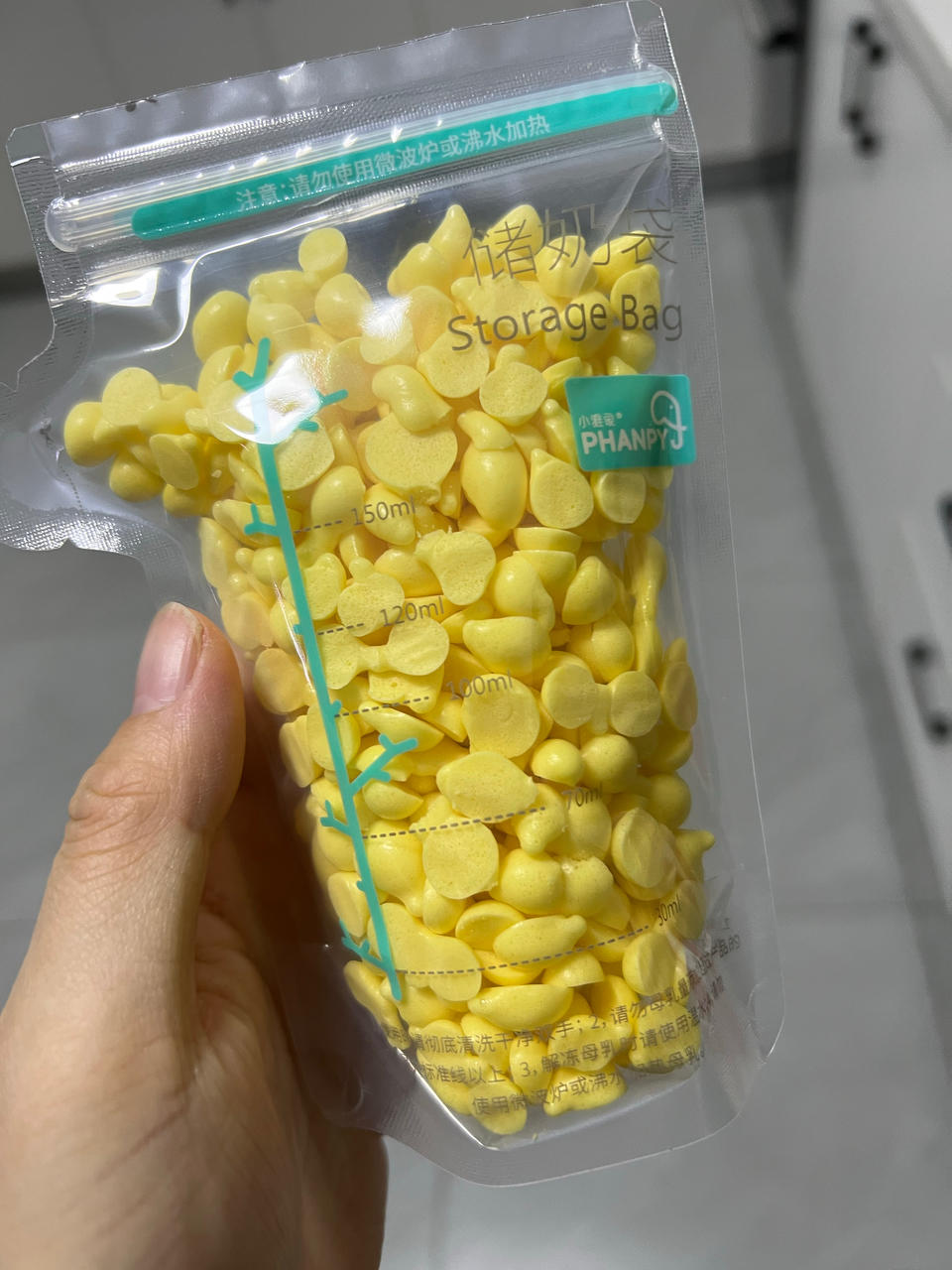 入口即化的无添加蛋黄溶豆
