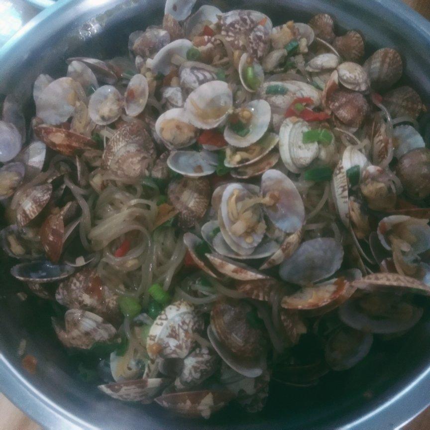 砂锅花甲粉丝煲