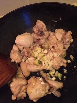 韩式辣酱焖鸡肉洋葱土豆的做法 步骤6