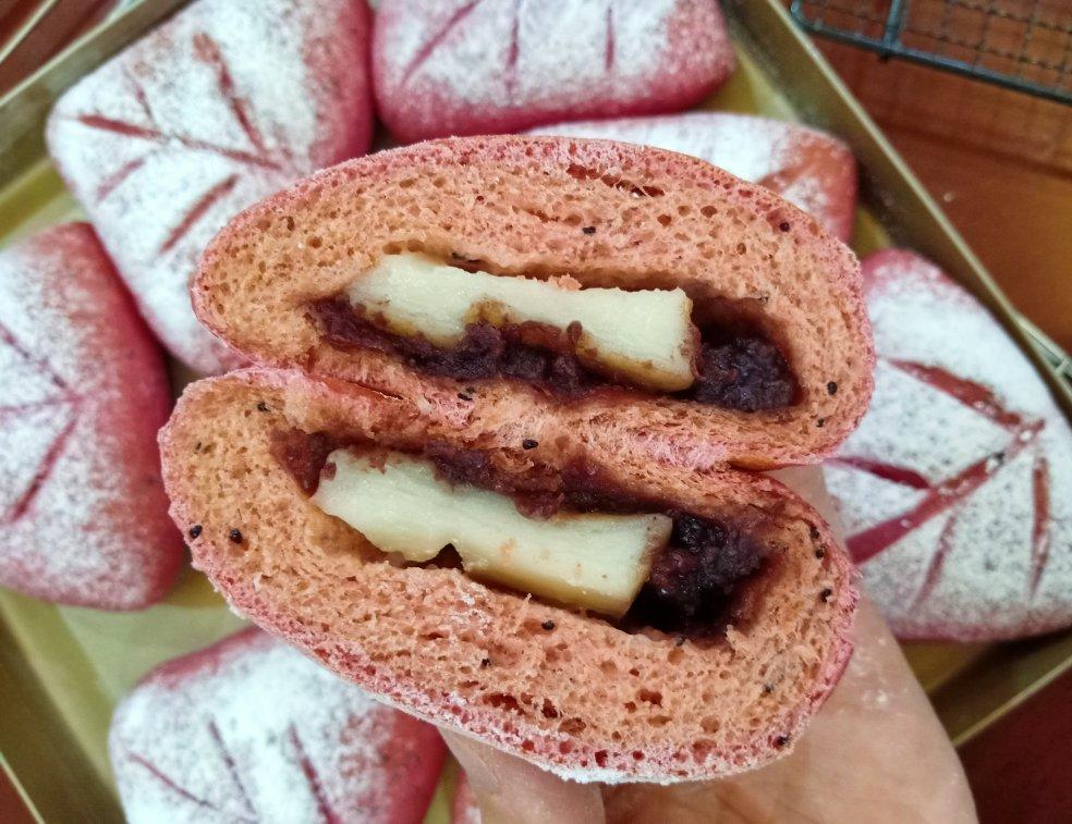 火龙果奶酪软欧包