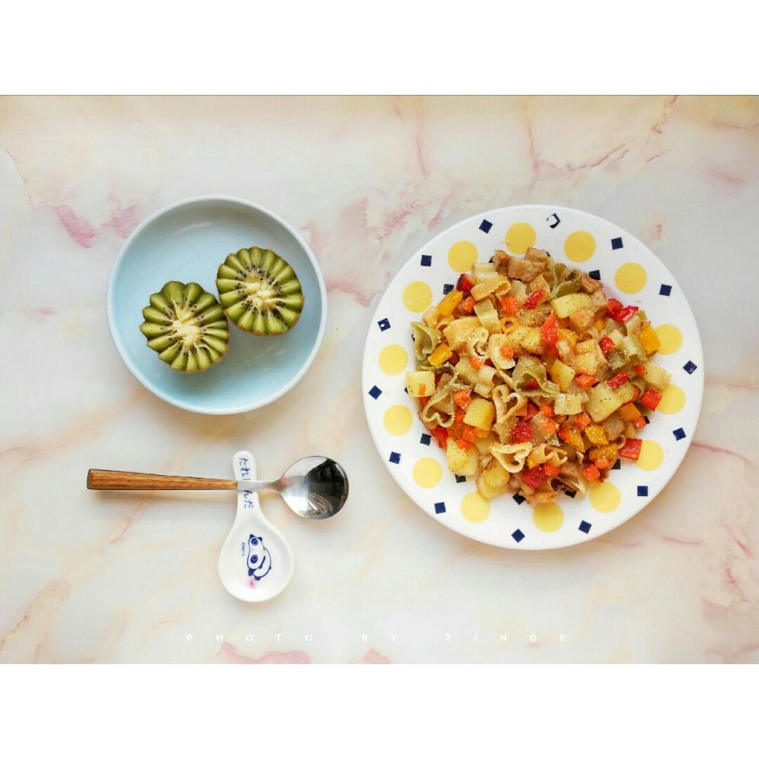 蔬菜炒意面