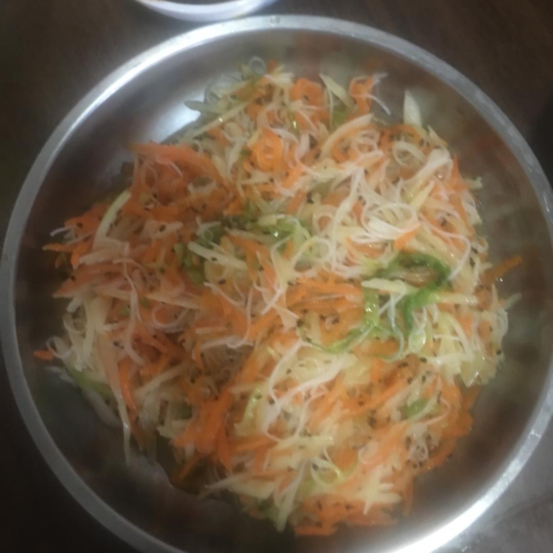 凉拌胡萝卜土豆丝