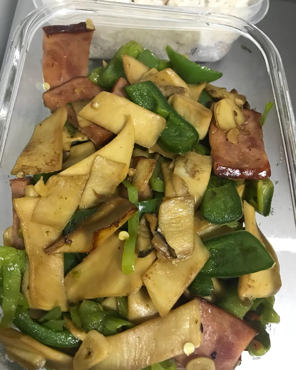 杏鲍菇炒青椒