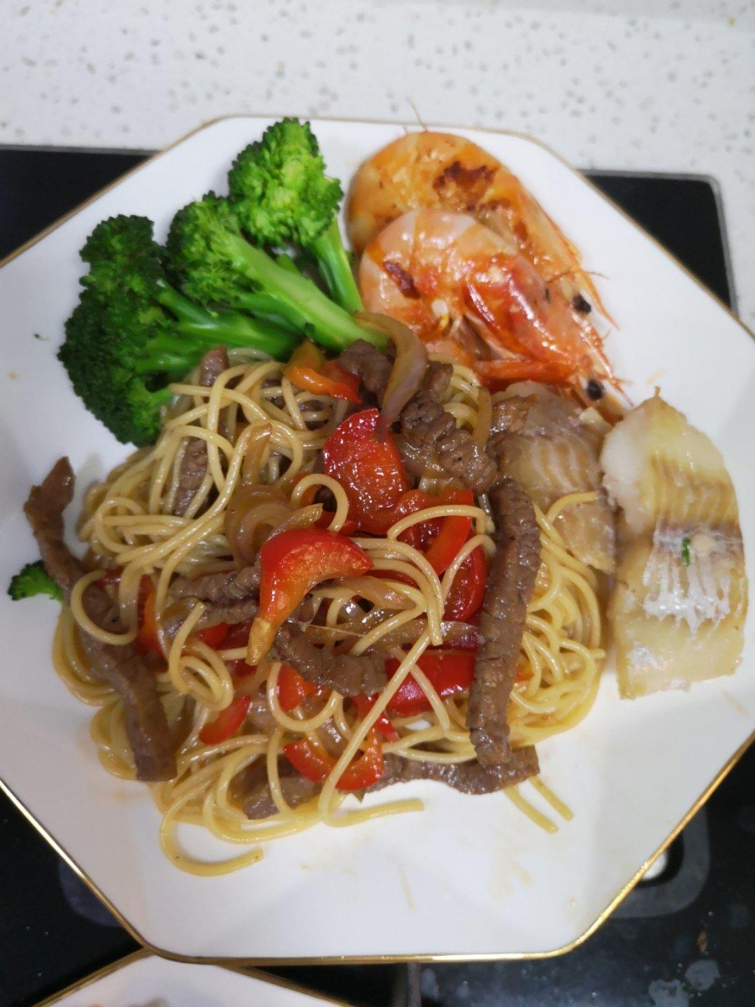 黑椒牛肉炒意大利面