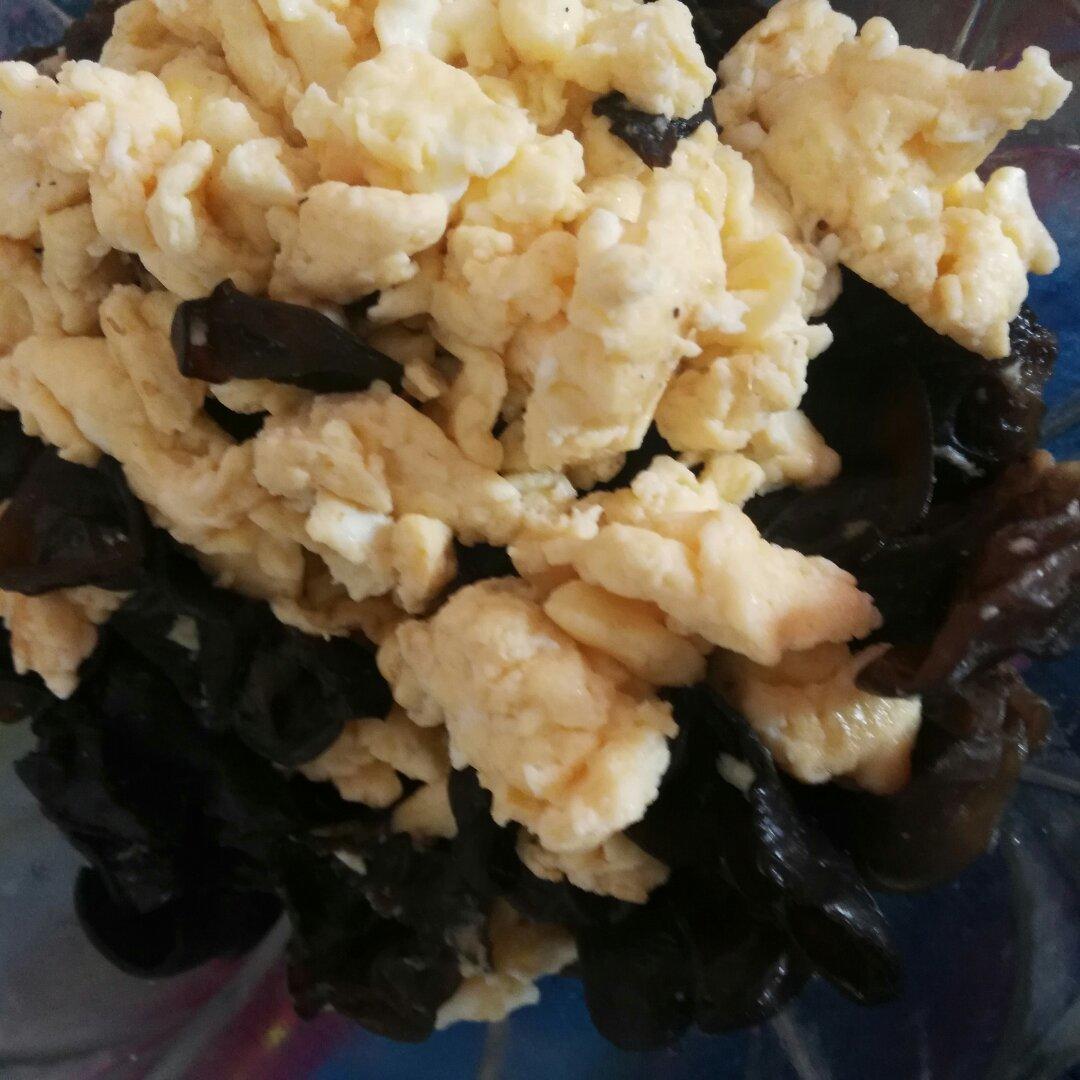 木耳炒鸡蛋