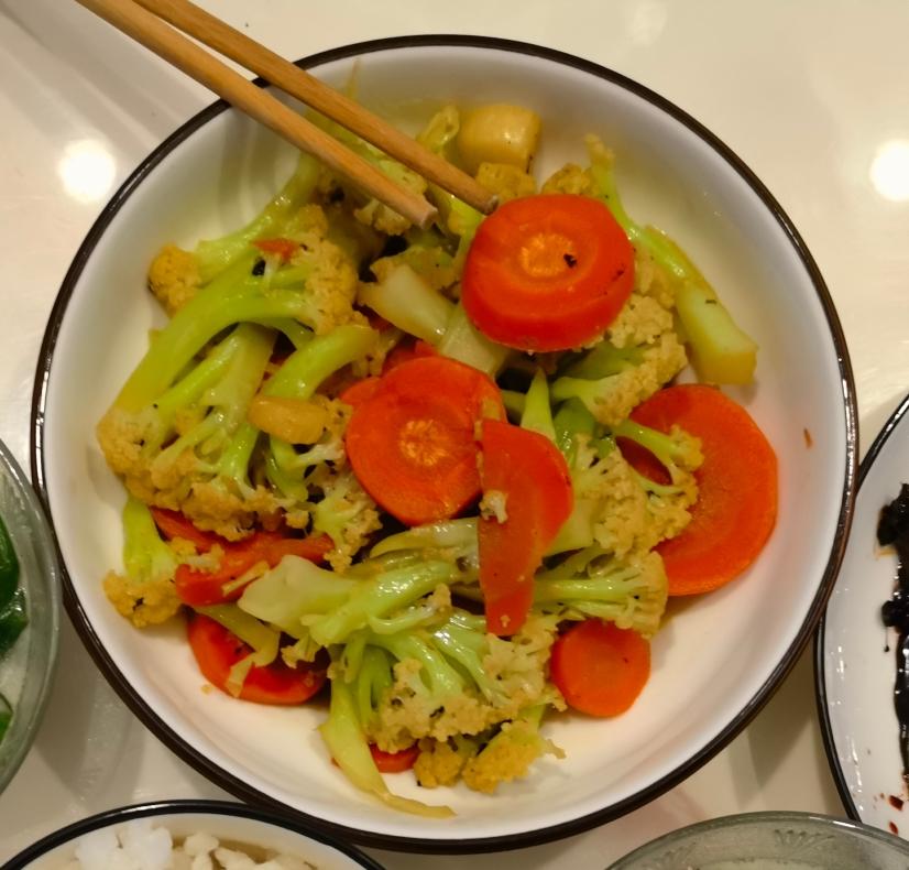 美味胡萝卜炒花菜