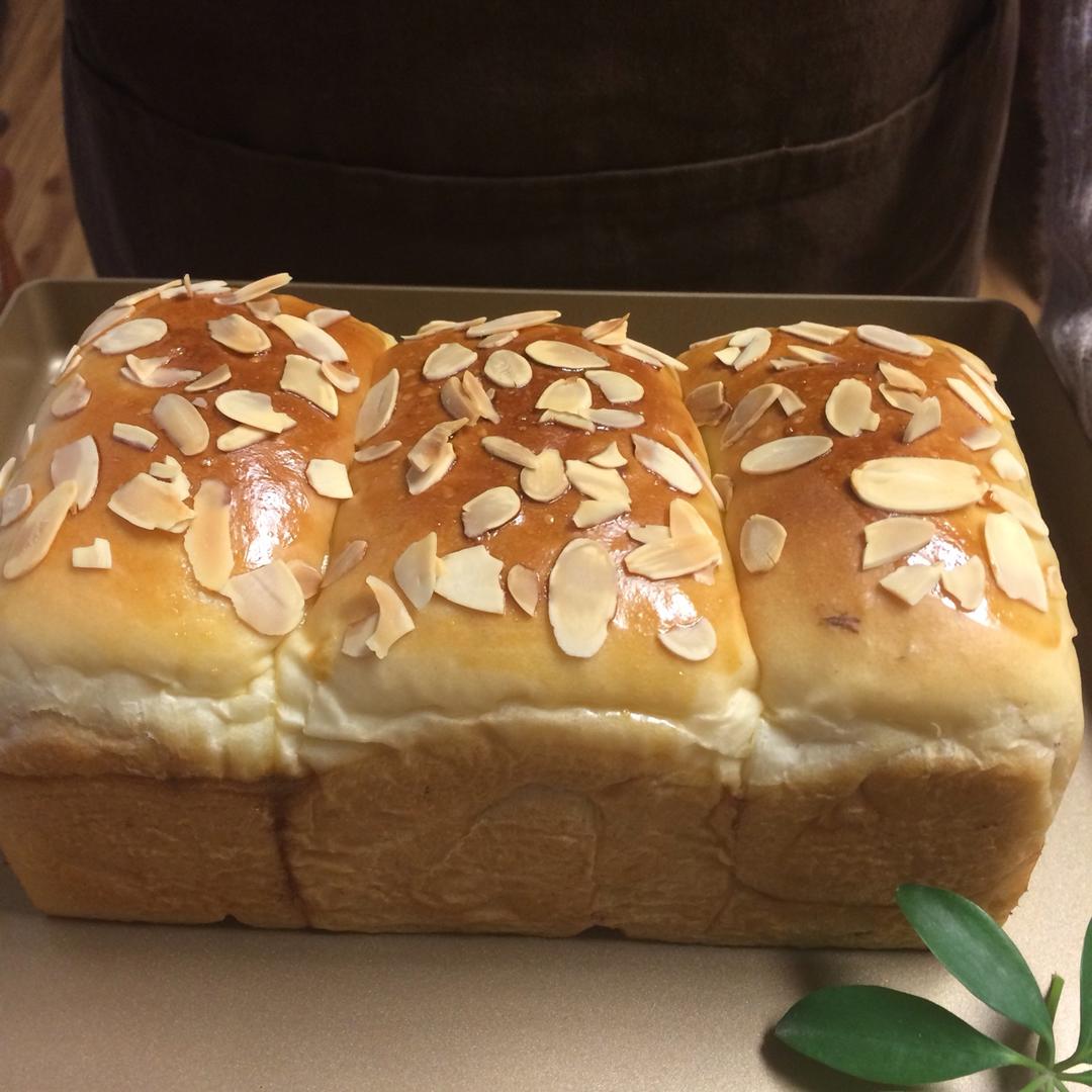 奶油蜜豆小吐司