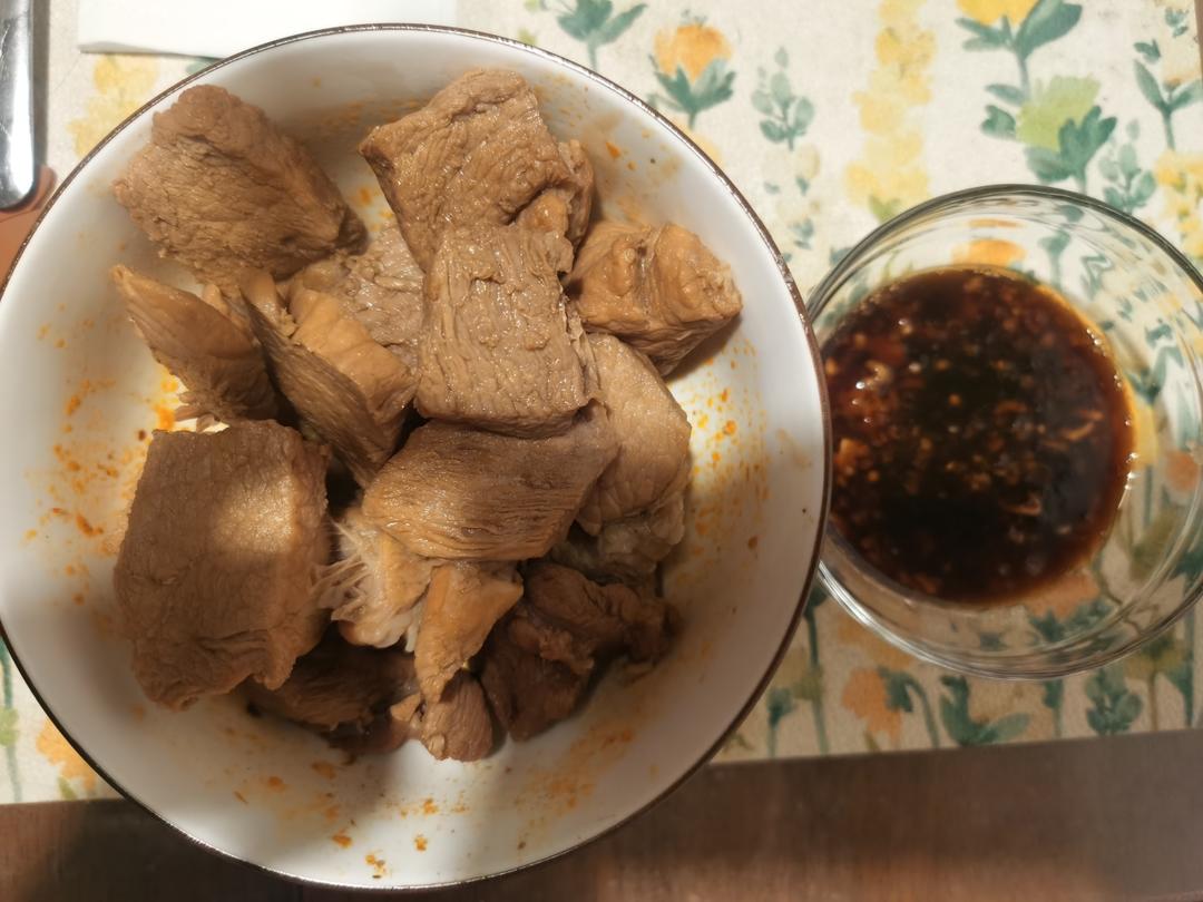 简单易做，香而不腻的蒜泥白肉(水煮猪肉)