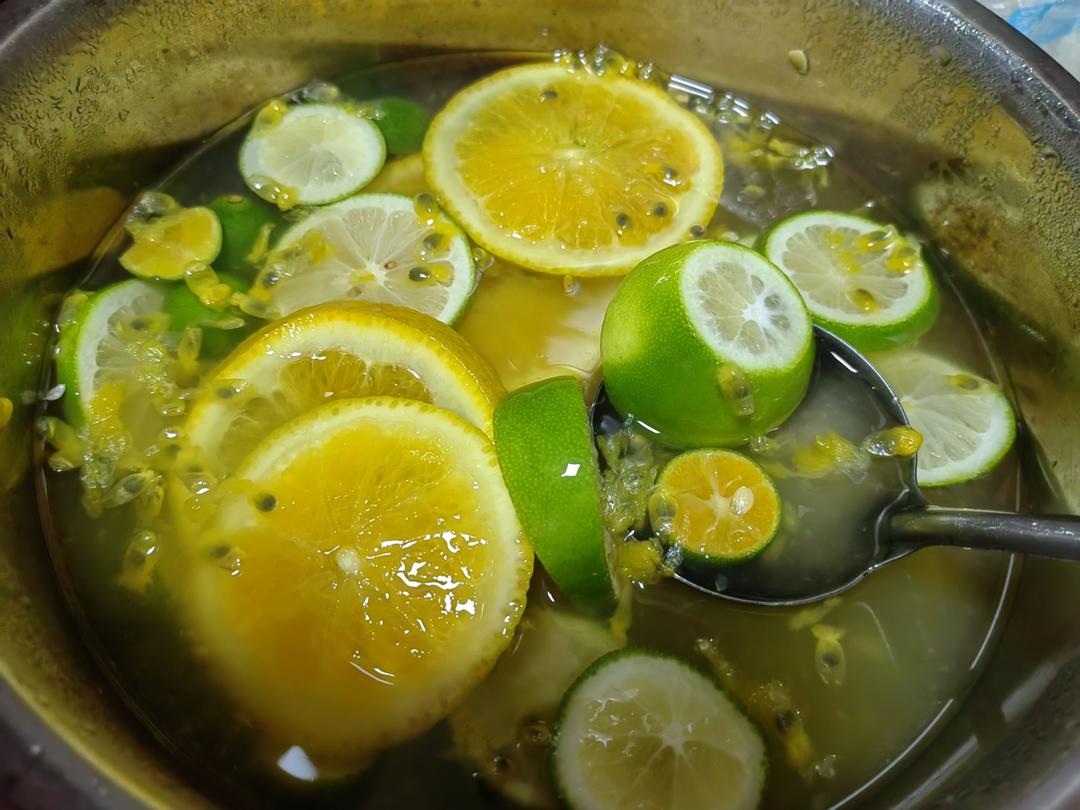 好喝到停不下来的水果茶（柠檬百香果）🍋