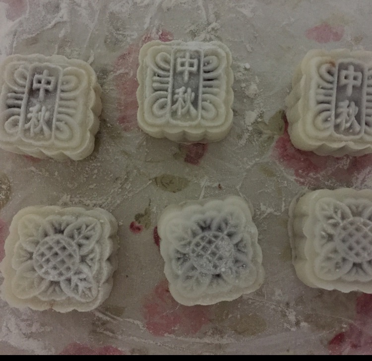 冰皮豆沙月饼