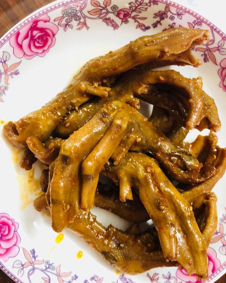 川味卤鸭掌
