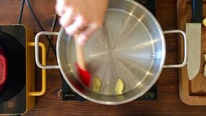 补铁补硒素菜——芦笋什蔬炒花菇的做法 步骤6