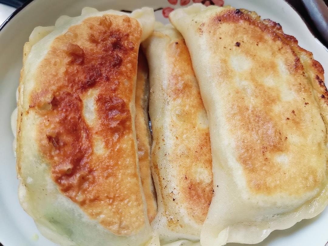 ㊙️烫面韭菜盒子 凉了也不硬 附包成完美半圆的细节视频