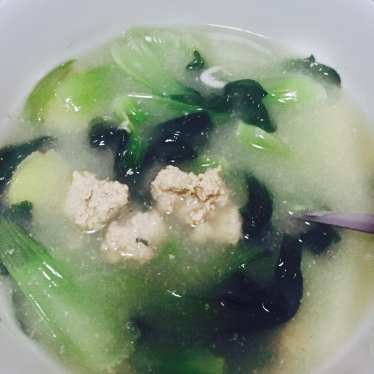 小白菜丸子汤