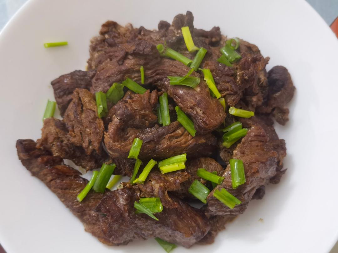 土豆腊肠焖饭【电磁炉食谱11月】