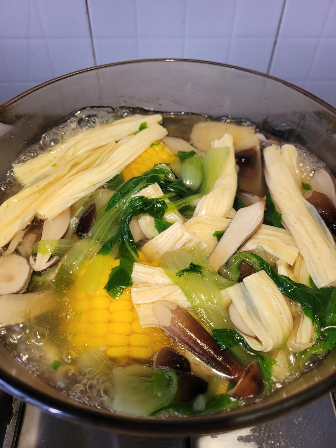 鸡枞菌蔬菜汤