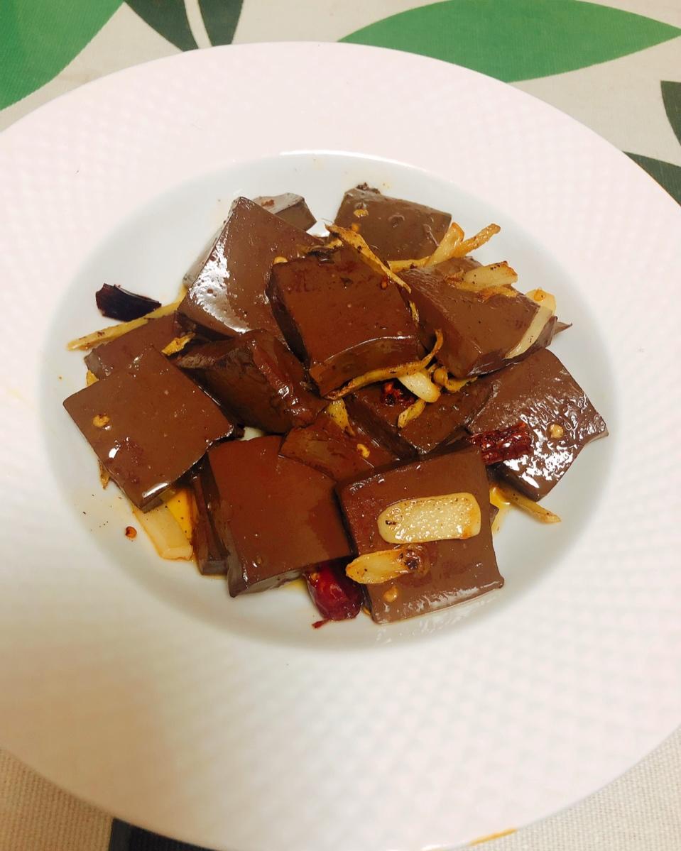 美味香辣爆炒鸭血