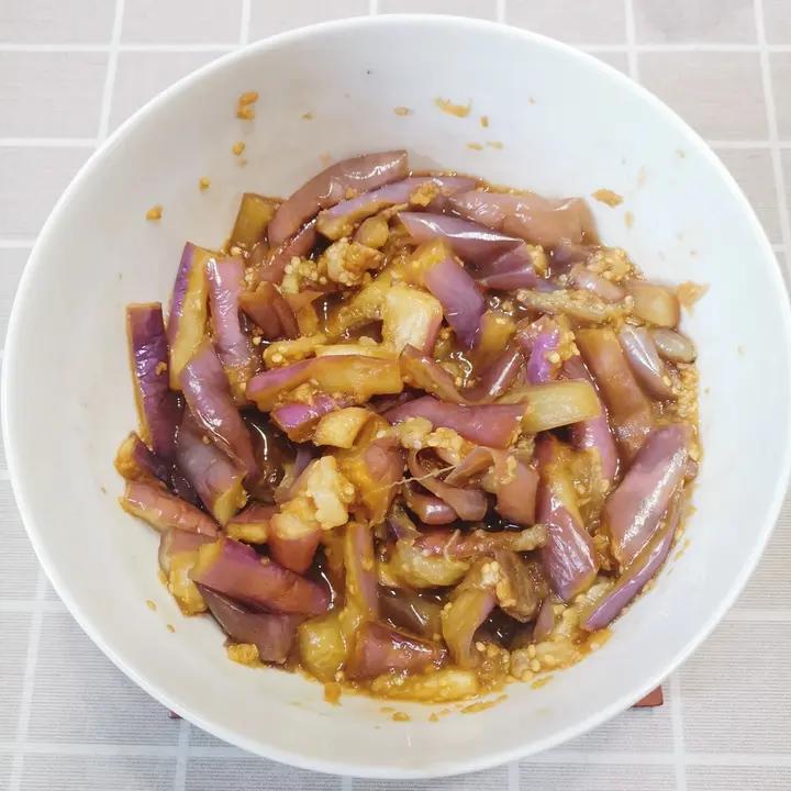 5分钟准备一人食 无油低脂微波炉/蒸蒜蓉茄子——减肥美食12
