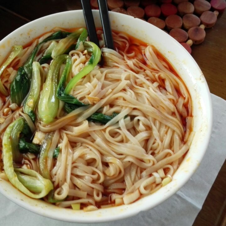 超级无敌美味懒人酸汤麻辣面（十分钟搞定色香味俱全）