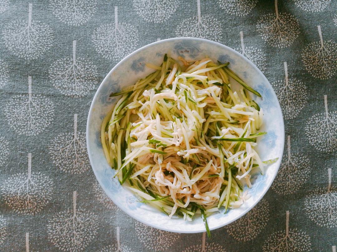 金针菇拌黄瓜