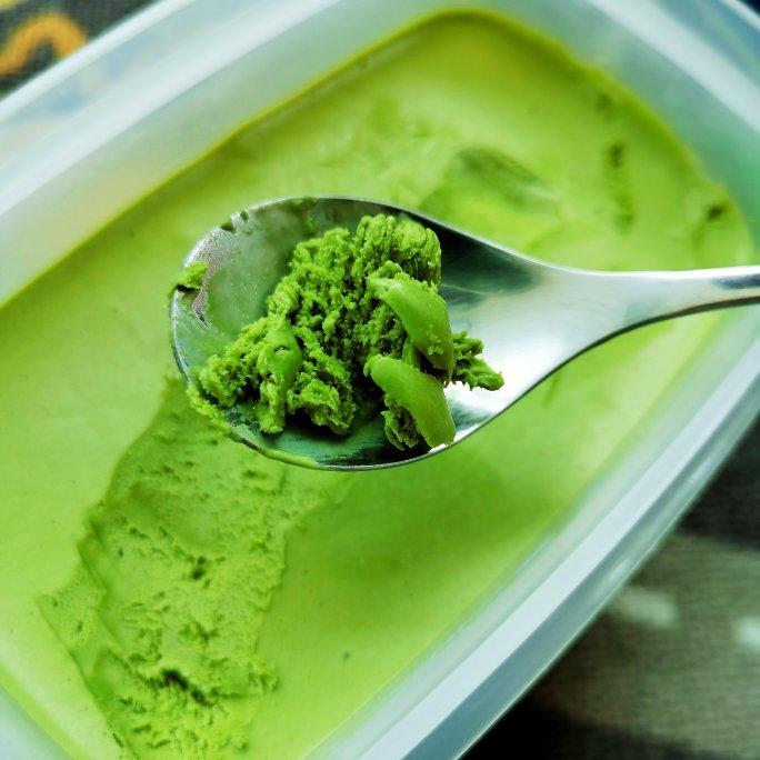 抹茶白巧冰淇淋