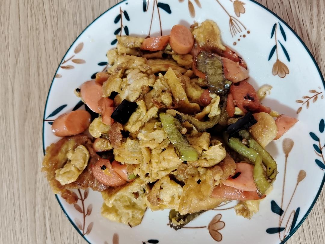 青椒炒火腿肠鸡蛋