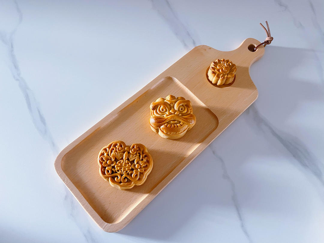 广式月饼—蛋黄芝麻月饼