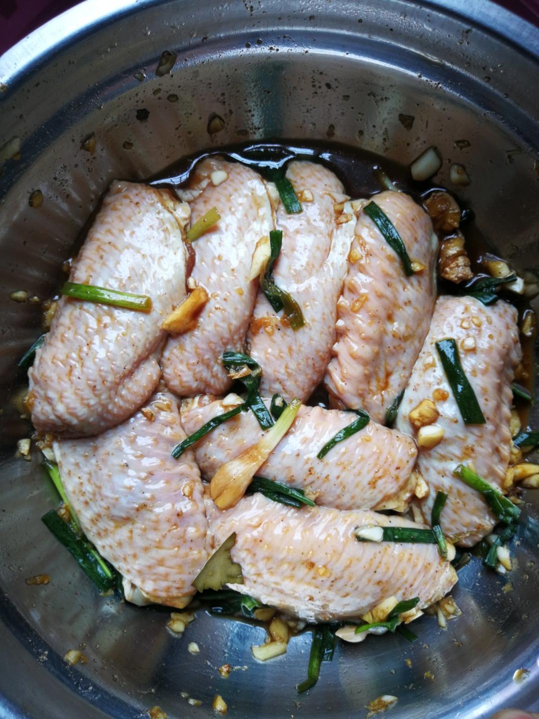 蒜香蜜汁烤鸡翅