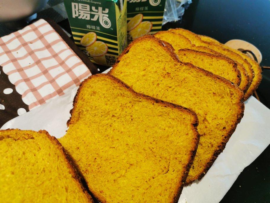松软健康南瓜吐司松下面包机和面