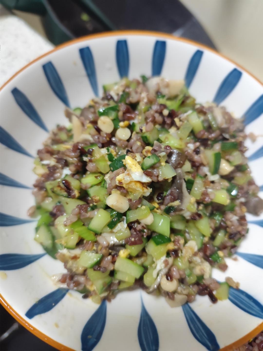 减脂又解馋！蛋炒三色炒米杂粮饭