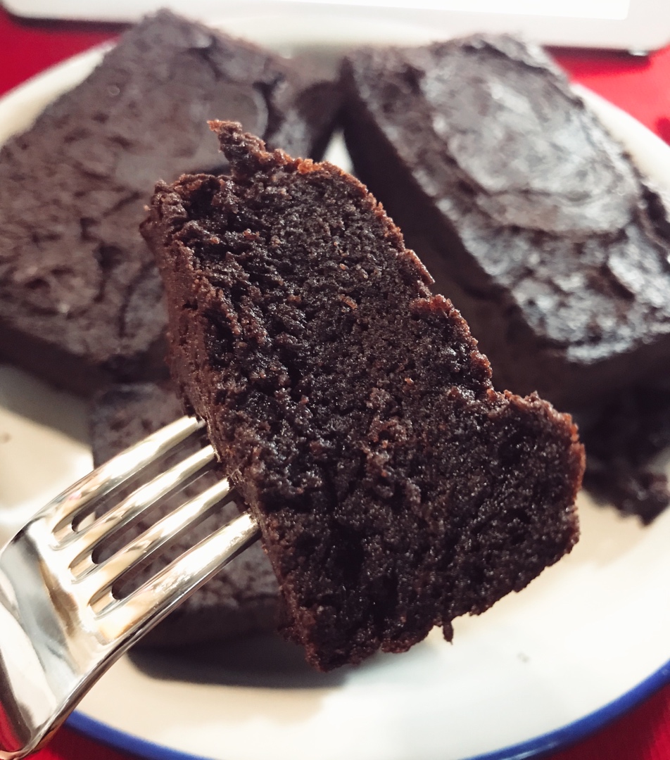 简单美味的迷你布朗尼/巧克力蛋糕（植物油版-不打发）🌟x4
