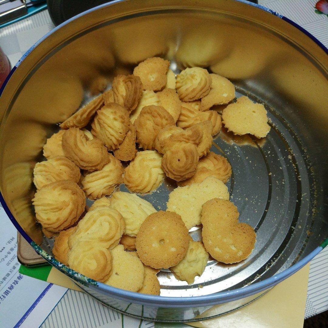 黄油曲奇-超级简单的制作方式