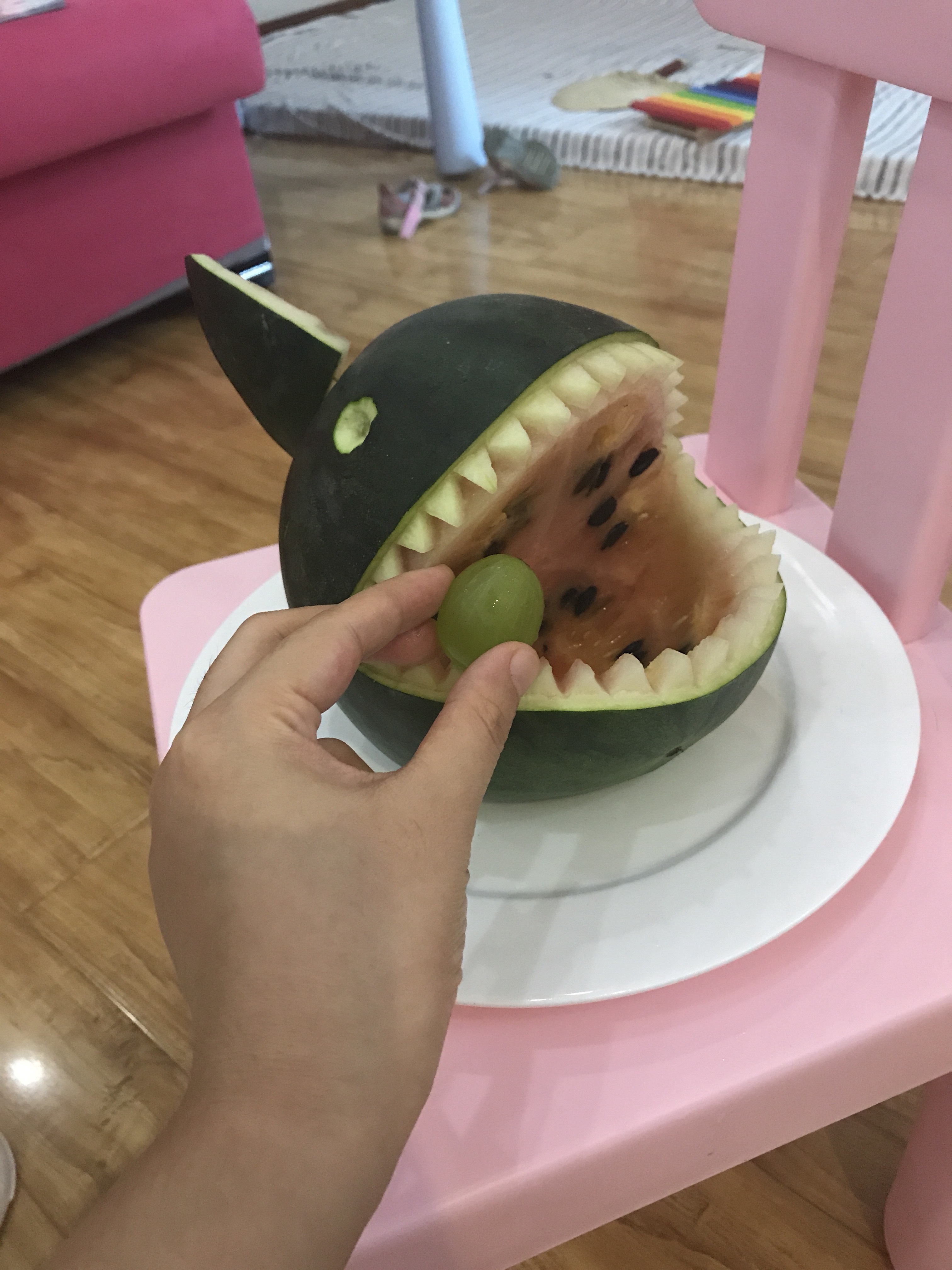 鲨鱼西瓜雕的做法