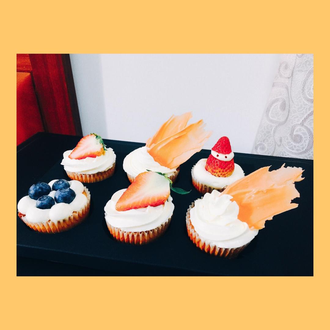 原味海绵纸杯蛋糕（非常适合裱花、盖糖皮的cupcake方子）