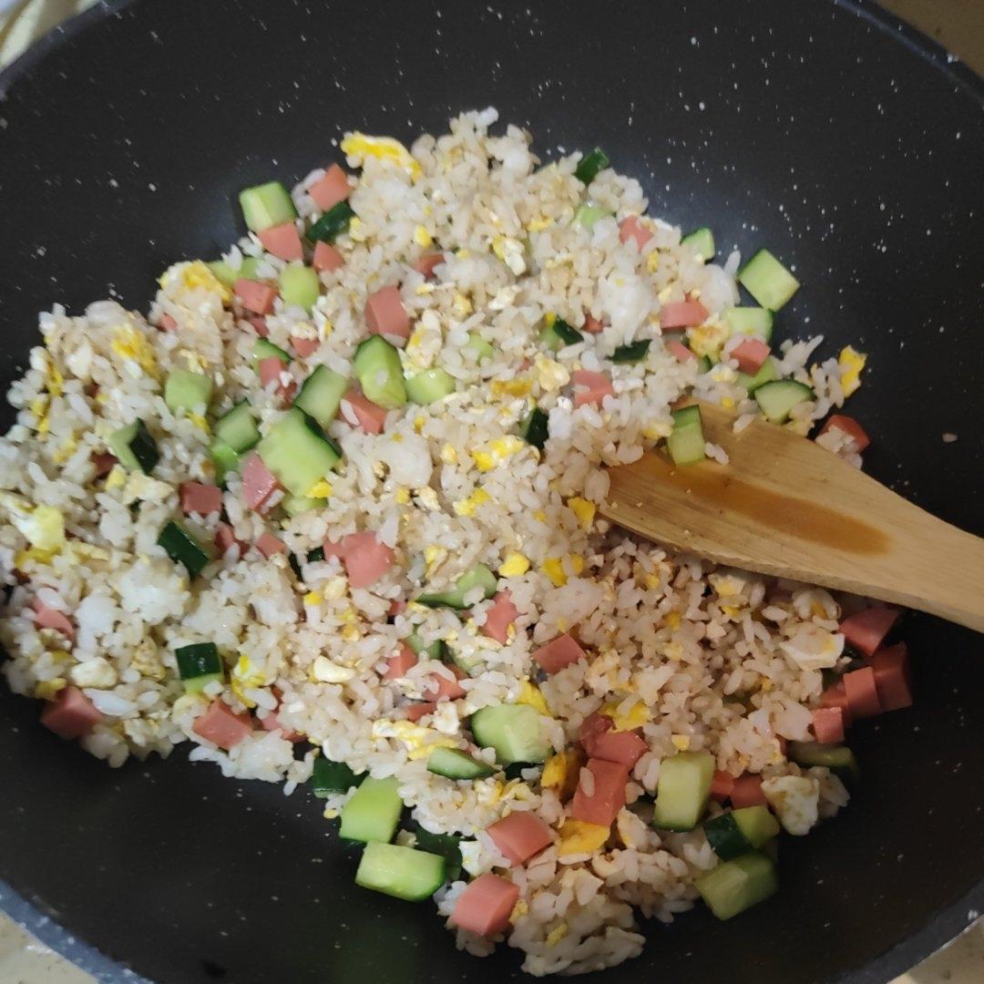 黄瓜蛋炒饭