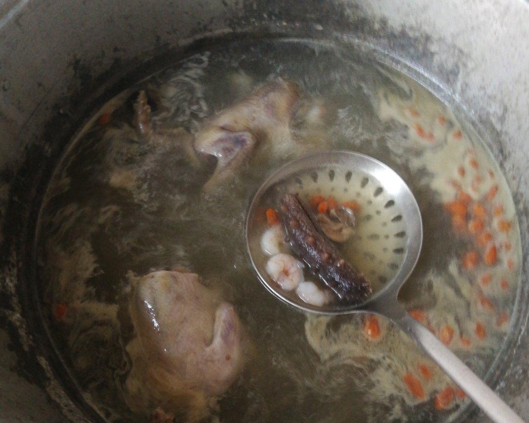 海参虾仁鸽子汤的做法