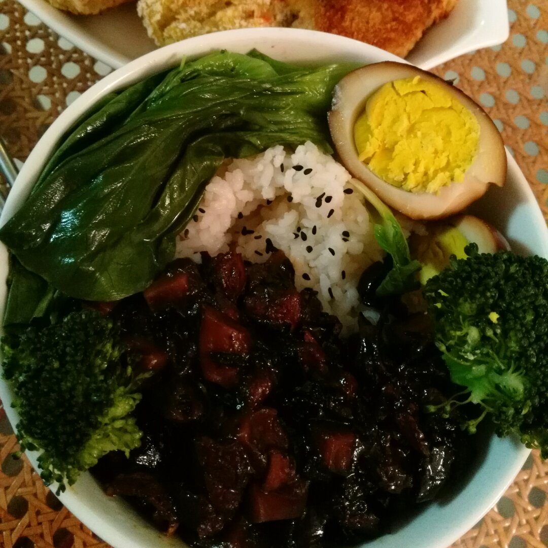 洋葱酥卤肉饭