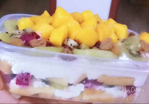 蛋糕水果盒子
★快手美味甜品★