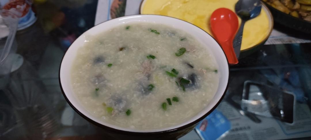 十五分钟快手之香滑皮蛋瘦肉粥(附五分钟电饭煲电压力锅更快捷方法)