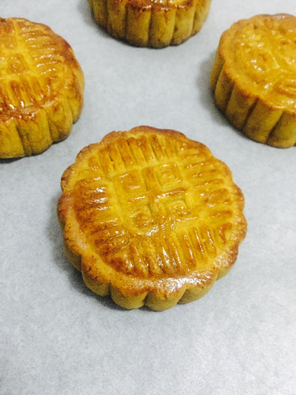 广式月饼—蛋黄莲蓉月饼