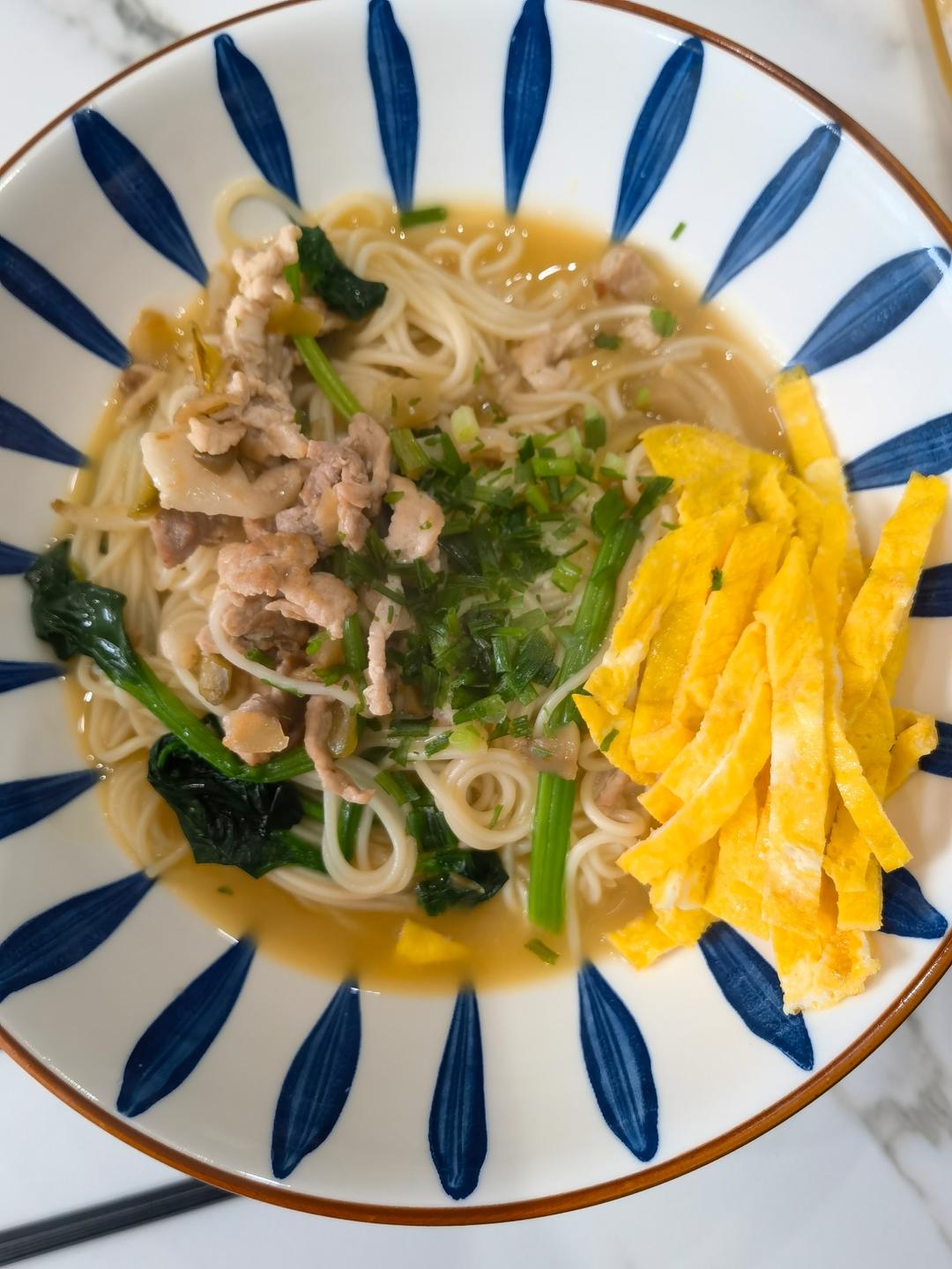 榨菜肉丝米线