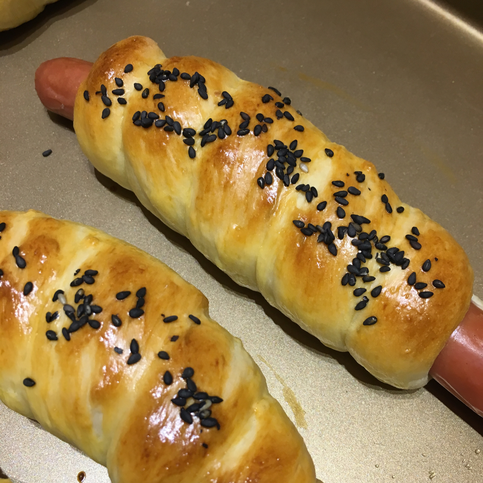 纪小嘟做的热狗面包卷